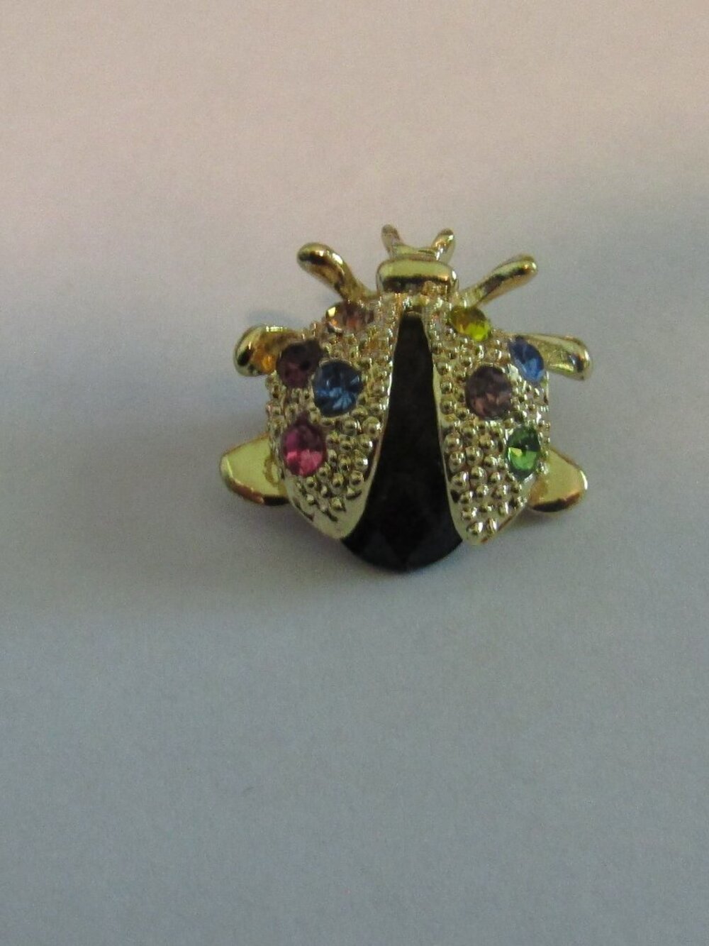 New in Bag JOAN RIVERS Miniature LADYBUG PIN Rhinestone Studded Gold Tone